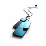 Sophie Terriere, Langkette aus Leder